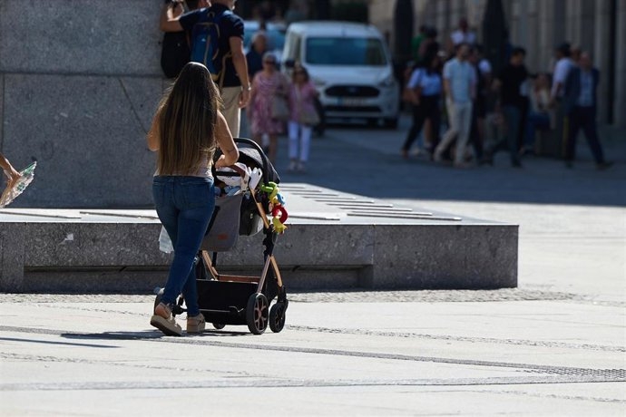  El Gobierno amplía a 19 semanas el permiso de nacimiento por progenitor 