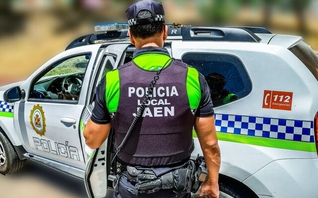  La Policía Local detiene a un hombre por robar en un vehículo 