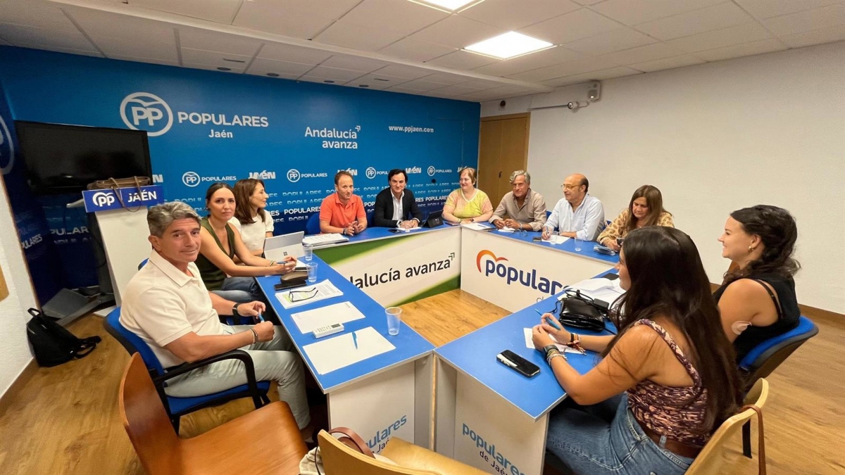 Los 'populares' dicen que el Ayuntamiento lleva ocho meses paralizado