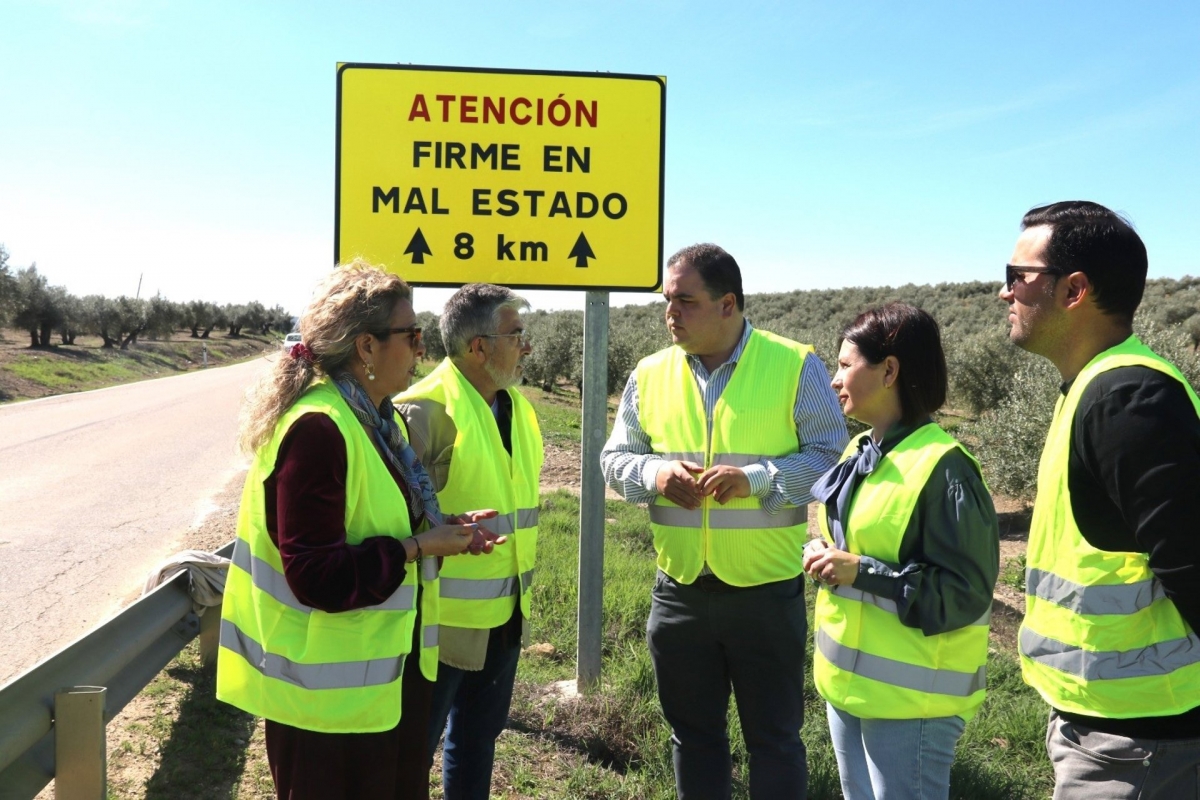  El PSOE denuncia el “abandono” de Lopera y el estado de la A-6175 