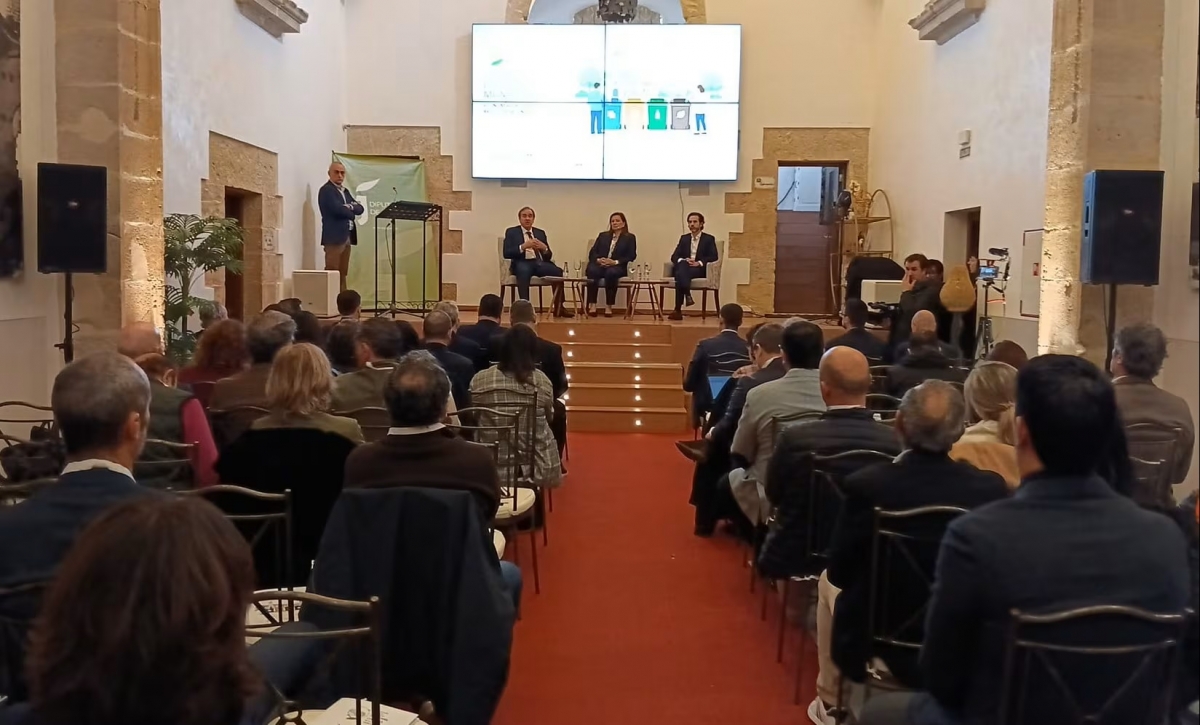  Resurja impulsa unas jornadas sobre la gestión de residuos en Úbeda 