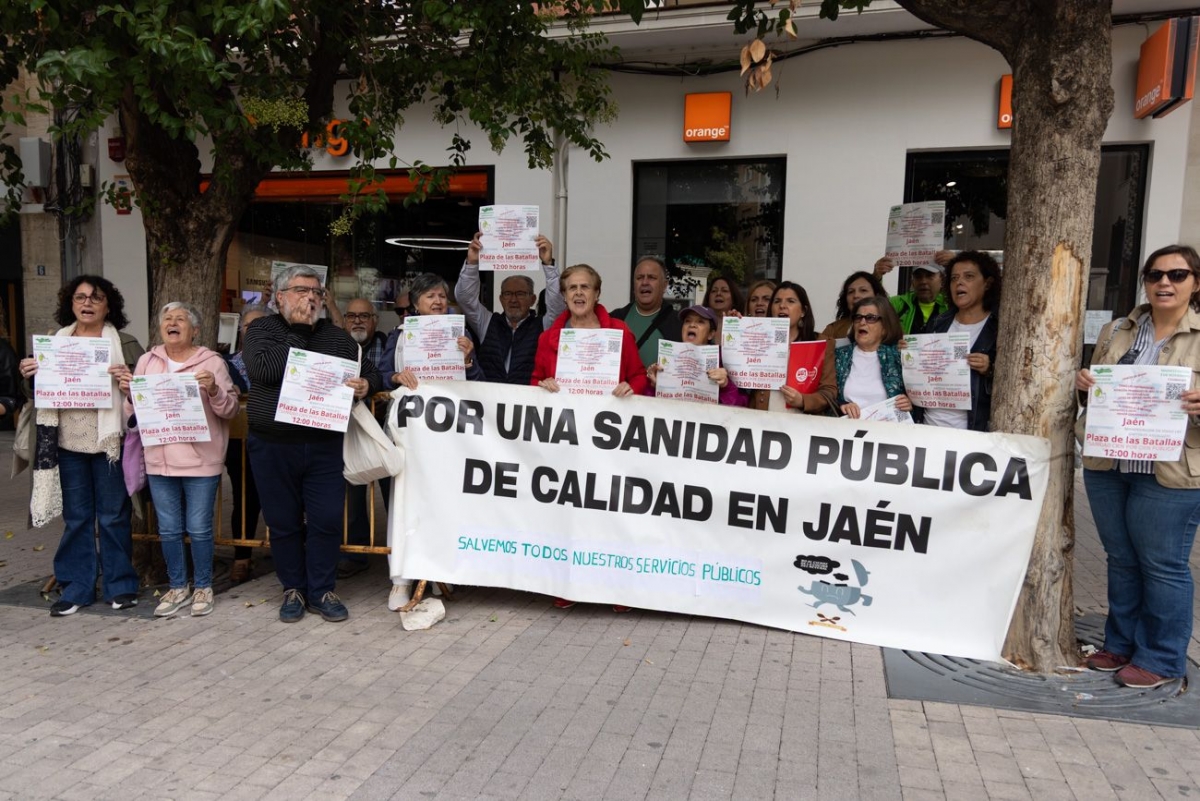  La Marea Blanca sale a las calles por la sanidad pública en Jaén 