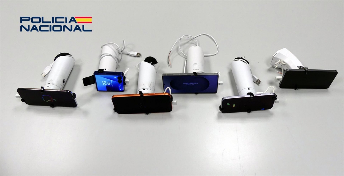  Detenidos tres jóvenes por el robo de teléfonos móviles 