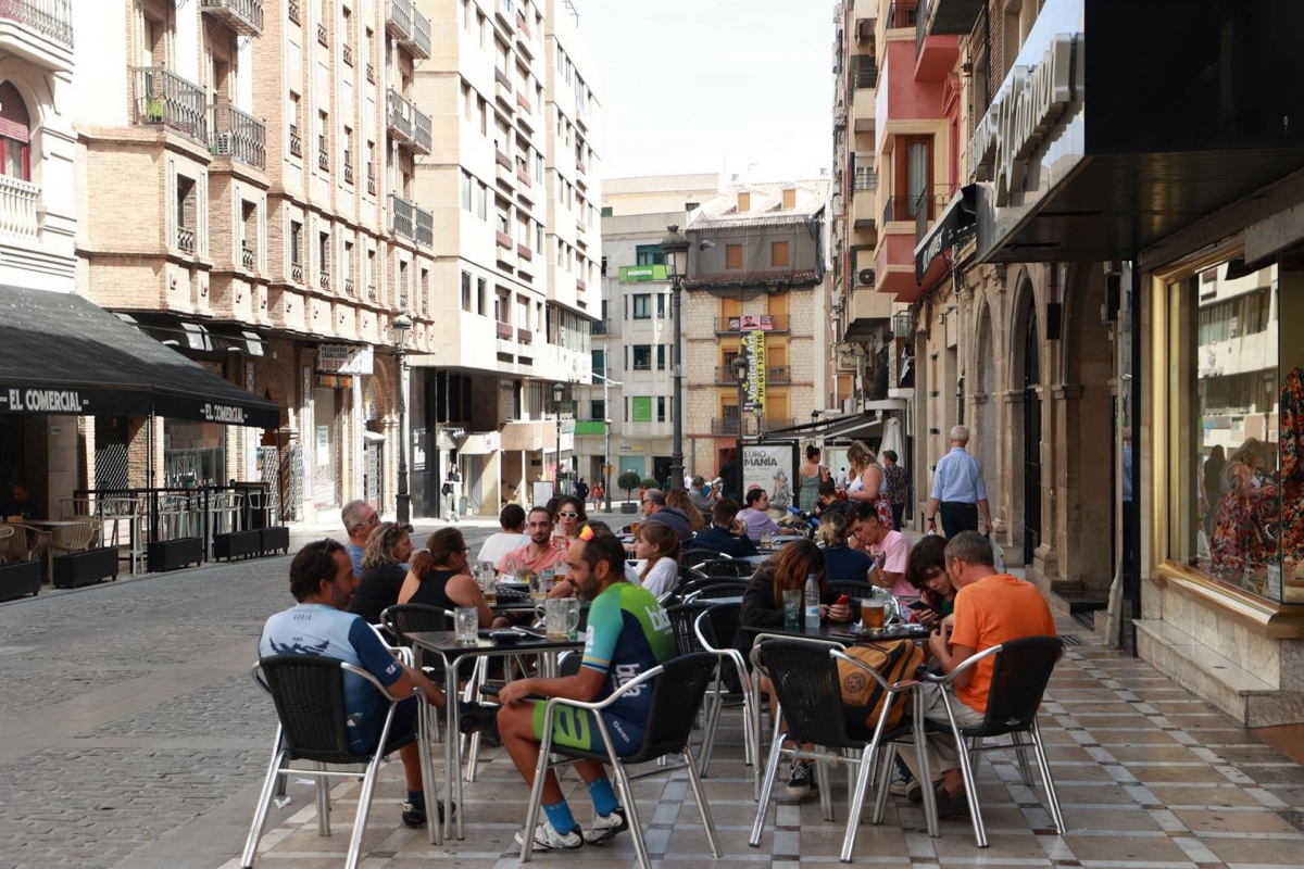  El horario nocturo de las terrazas se amplía media hora hasta septiembre 