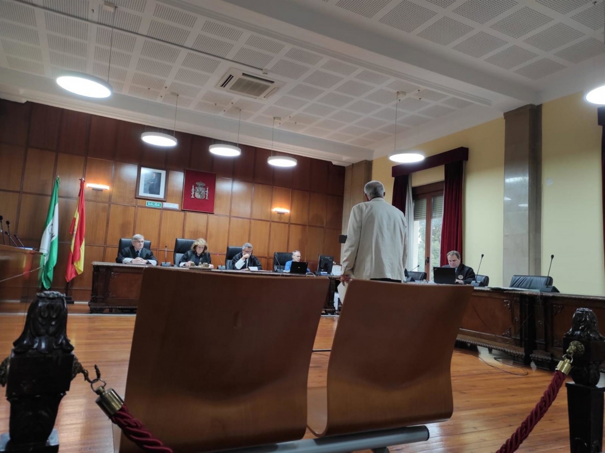  El TSJA rebaja la pena al funcionario que vendió material de Hacienda 