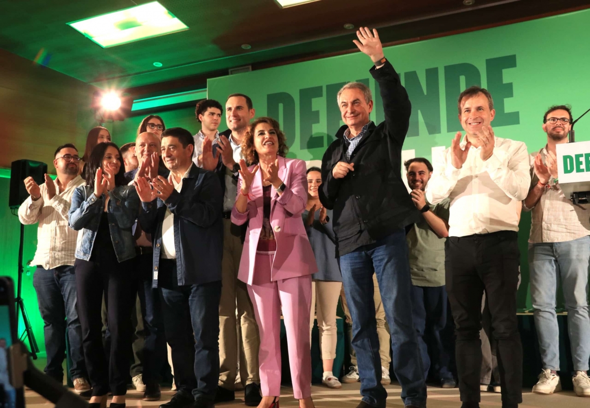  Zapatero y Montero, en Jaén, cortan la cinta para el 17 de mayo 