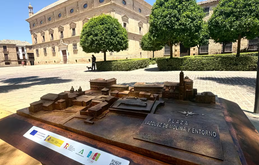  Una maqueta tiflológica para disfrutar de Úbeda a través de los sentidos 