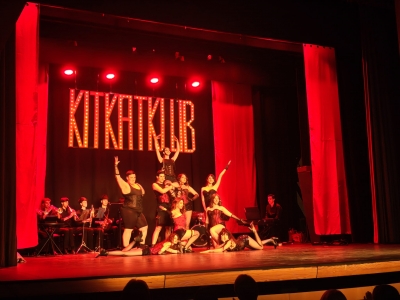  El Darymelia roza el lleno con el exitoso musical ‘Cabaret’ 