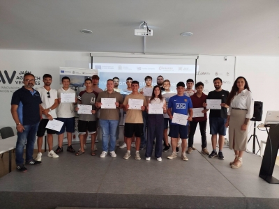  El JAV clausura un nuevo curso de pilotaje de drones para jóvenes 