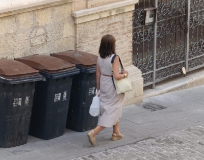  El PP exige retirar a diario los contenedores móviles de las calles 