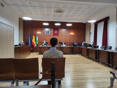  Suspenden el juicio a un monitor acusado de abusos a una menor 