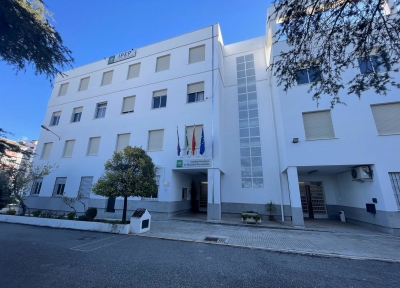  Desalojo parcial del IPEP de Jaén por la caída de un árbol 