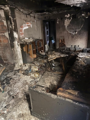  Bomberos interviene en el incendio de una vivienda en la calle San Antón 