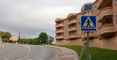  El Ayuntamiento instala señales luminosas en pasos de peatones 
