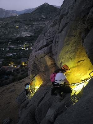  Éxito de la iniciativa de la vía ferrata nocturna 'Fuente de la Peña' 