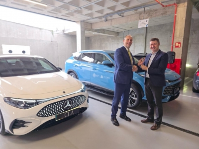  La UJA incorpora dos vehículos eléctricos a su flota 