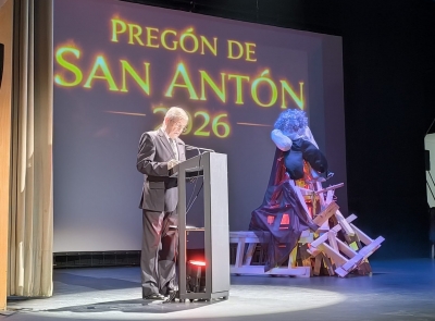 José García pregona las fiestas de San Antón 