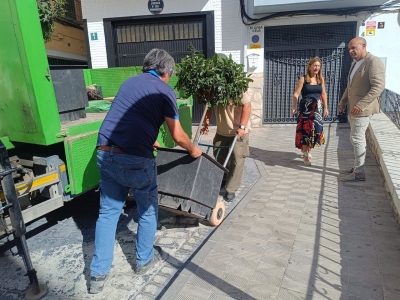  El Centro Especial de Empleo embellece Almendros Aguilar 