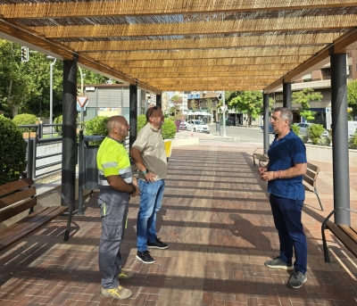  El Ayuntamiento renueva la pérgola de la Plaza de los Perfumes 