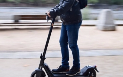  IU Bailén reclama una normativa municipal para los patinetes 