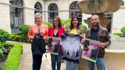  Unos 400 corredores participan en la V Carrera por Montaña RompeAlbarcas 