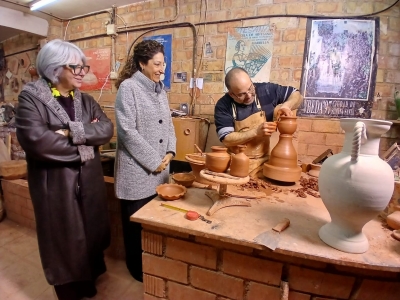  La Junta destaca la singularidad del maestro alfarero Pedro Góngora 