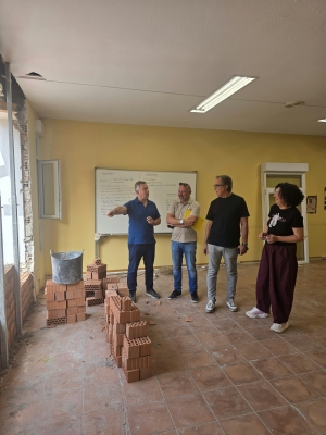  Obras en la UPM tras impactar un coche contra la fachada 