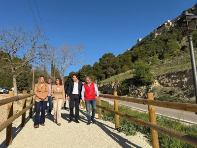  Un sendero facilita el acceso peatonal al Castillo de Santa Catalina 