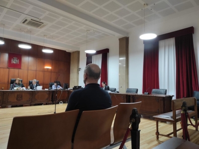  El profesor acusado de abusar de dos alumnos rechaza la conformidad 
