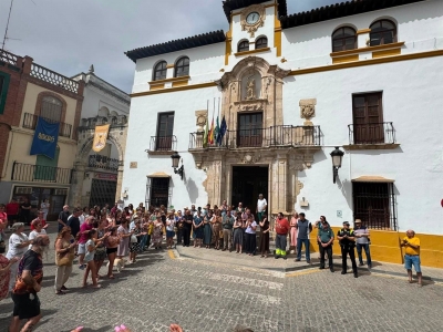  Alcaudete guarda un minuto de silencio por el asesinato de Araceli 