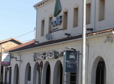  Jaén se concentra en la estación de Linares-Baeza por el estado del tren 