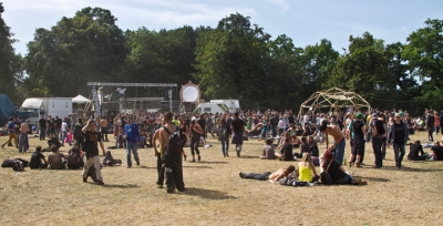  Más de 700 personas siguen en la fiesta rave de Noalejo tras tres días 