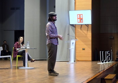  Uclés evoca su “Macondo” jiennense en un Encuentro en la UJA 