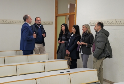  La UJA moderniza sus aulas con enchufes individuales y mejoras lumínicas 