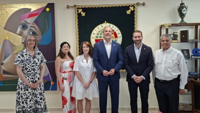  El rector recibe a representantes de la Universidad de Arkansas 