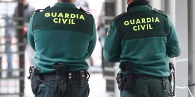  Detienen a dos jóvenes por robar una cadena de oro al tirón a una mujer 