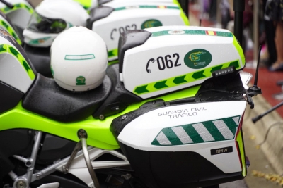  Cinco investigados por ser sorprendidos robando ropa en un camión 