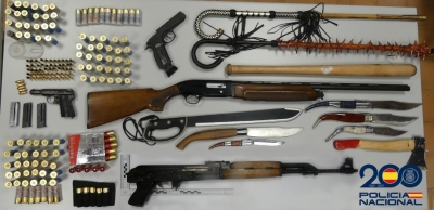  Tres detenidos por tenencia de armas, robos, coacciones y amenazas 