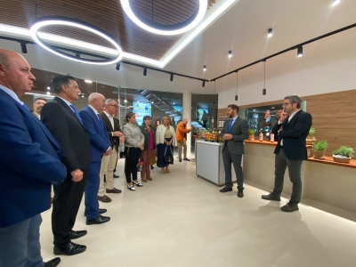  Picualia dedica su primer AOVE a la riqueza natural del olivar 