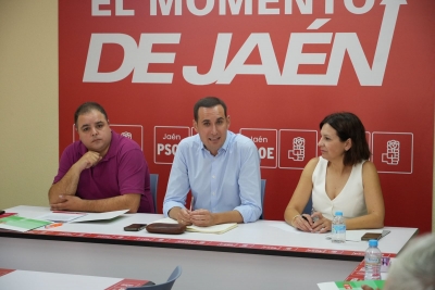  El PSOE pide evitar primarias en Linares y fija la estrategia para 2027 