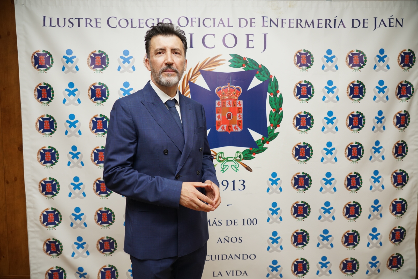  "Más allá de la ideología están los profesionales y el respeto" 